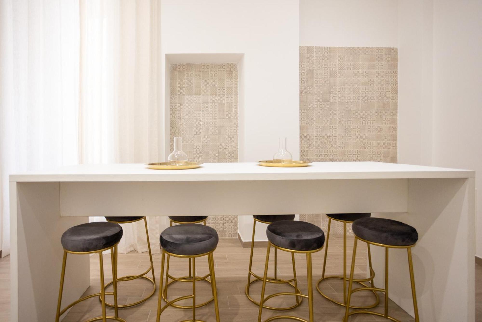 Palazzo Pepe Apartment Наполи Екстериор снимка
