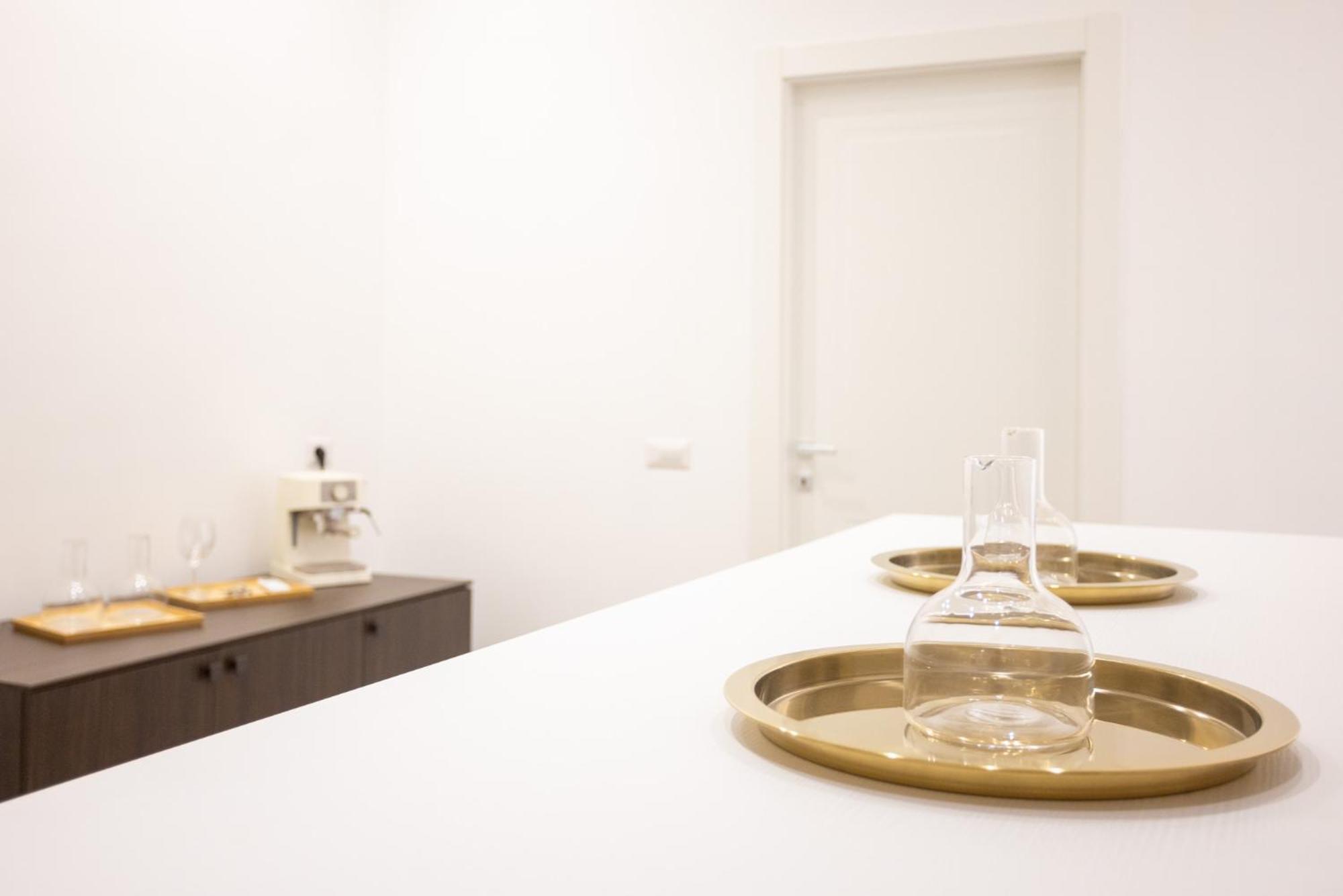 Palazzo Pepe Apartment Наполи Екстериор снимка