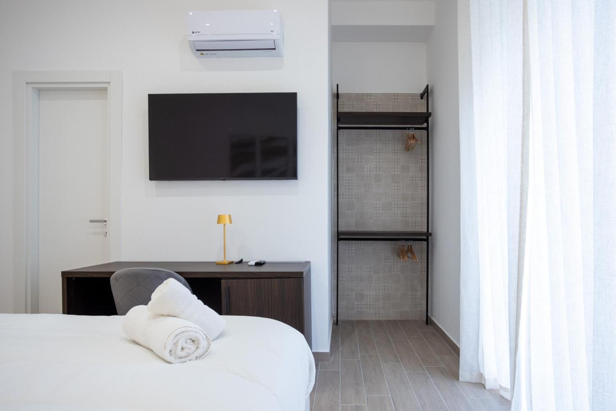 Palazzo Pepe Apartment Наполи Екстериор снимка